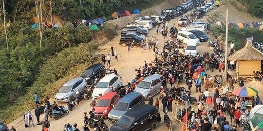 Nestapa Wisatawan Terjebak Macet Hingga Gagal Menikmati Keindahan Negeri di Atas Awan