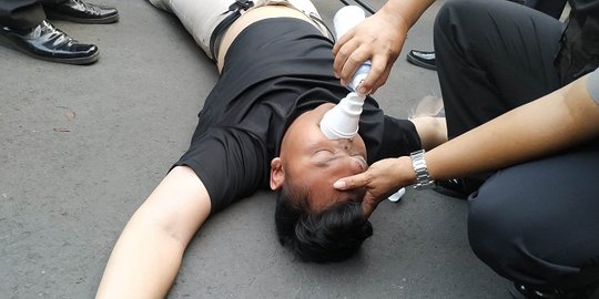 Demo di Bandung Ricuh, Sejumlah Polisi dan Mahasiswa Terluka