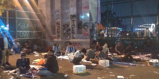 Ancam Kembali Berdemo, Sebagian Mahasiswa Menginap di DPR