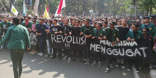 Dokter Dinkes Bandung: Mahasiswa Pingsan saat Demo di DPRD Jabar Akibat Perut Kosong