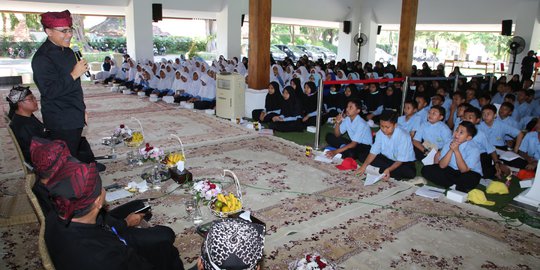 Bupati Anas Semangati Para Pelajar dan Santri di Pendopo Banyuwangi