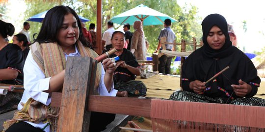 Kemendes: Dana Desa Bisa Dialokasikan Untuk Pengembangan Tenun