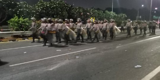Barikade Polisi dan TNI Depan JCC Dibuka, Mahasiswa Mulai Membubarkan Diri