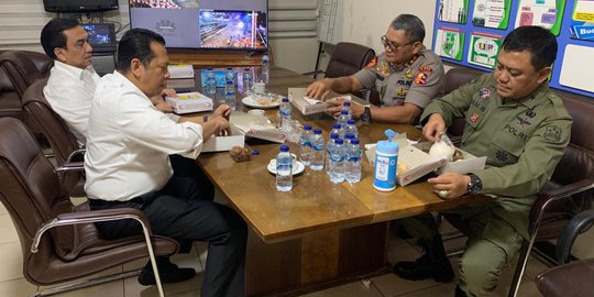 Situasi Belum Kondusif, Bambang Soesatyo dan Fahri Hamzah 'Terjebak' di Gedung DPR