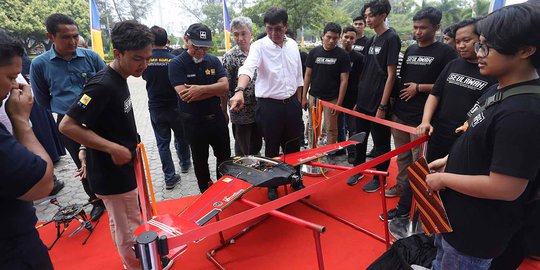 13 Mahasiswa Unsyiah Aceh Ciptakan Dua Robot Terbang