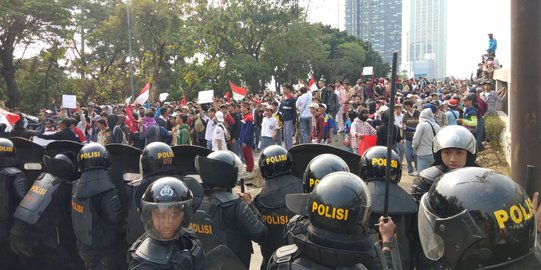 Puluhan Pelajar Demo di DPR Berakhir Ricuh, Lalu Lintas Direkayasa