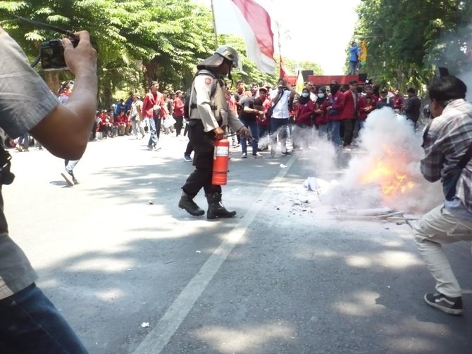 demo mahasiswa di sidoarjo