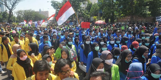 Mahasiswa Gelar Aksi Demo, Pemkot Surabaya Liburkan Siswa Sekolah Besok