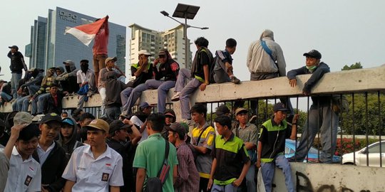Mau Berangkat Demo ke Jakarta, Pelajar SMK Diusir Polisi dari Gerbang Tol di Serang