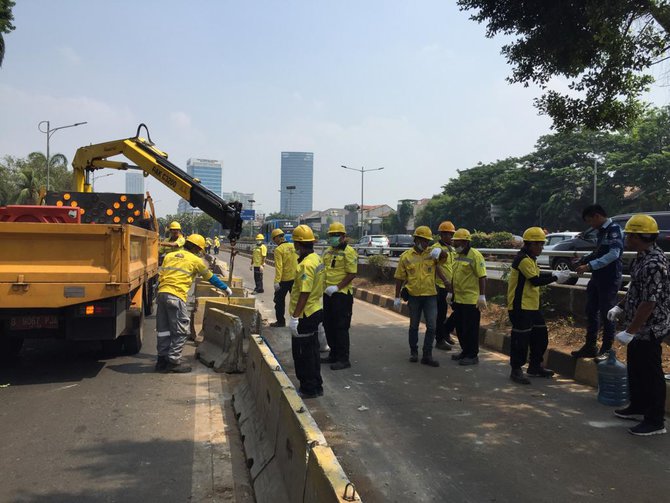 keadaan lalu lintas senayan hingga slipi pascademo
