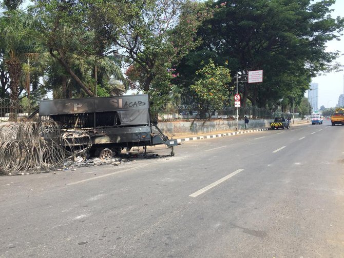 keadaan lalu lintas senayan hingga slipi pascademo