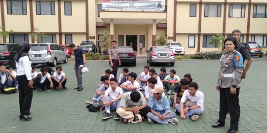 Polres Bogor Amankan 129 Pelajar Saat Berangkat Demo ke DPR