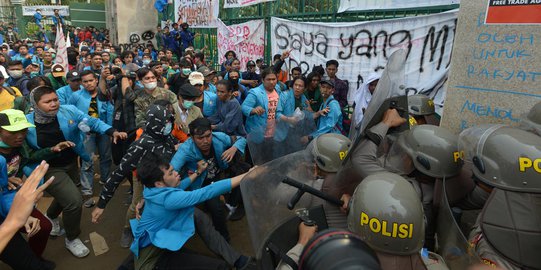 RS Polri Tangani 14 Polisi Korban Bentrokan Demo Mahasiswa dan Pelajar