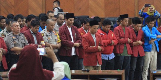 Mahasiswa Aceh Gelar Salat Gaib Untuk Randi