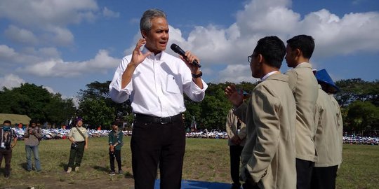 Ganjar Pranowo: KPAI Turun Cegah Pelajar Demo, Jangan Mengurusi Badminton Saja