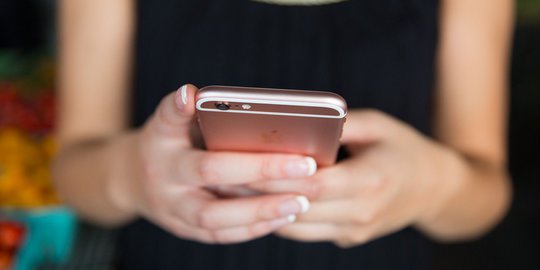 iPhone ini Jatuh Dari Pesawat, Ditemukan Masih Menyala Setahun Kemudian!
