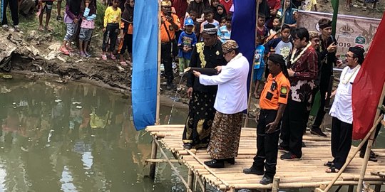 Ogah Ikut Pusing di Jakarta, Sekjen PDIP Pilih Larung Sungai di Cirebon