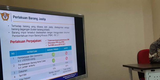 wajib bayar bea masuk dan pajak masing masing 10 persen