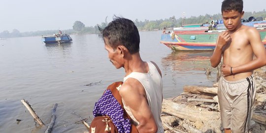 Kapal Pembawa Sembako di OKI Meledak, 2 Orang Tewas Termasuk Bayi 2,5 Tahun