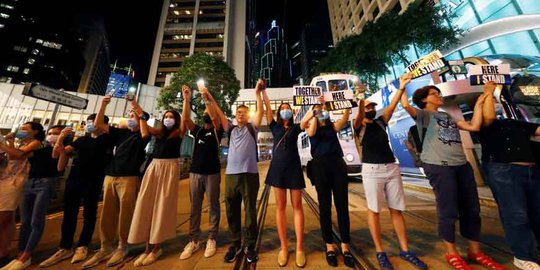 Peringati 5 Tahun Gerakan Payung, Ribuan Demonstran Hong Kong Serukan Demokrasi