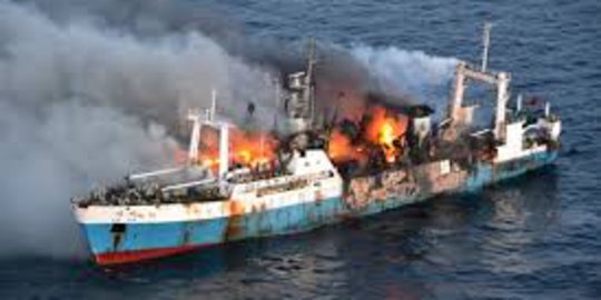 Kapal Tanker di Korea Selatan Terbakar, 18 Orang Terluka