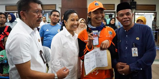 Puja-Puji Menteri Rini ke China saat Bangun Kereta Cepat Jakarta - Bandung