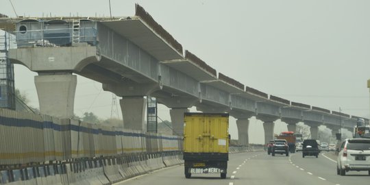 Menteri Rini Harap Tol Layang Jakarta-Cikampek Selesai Dibangun Oktober