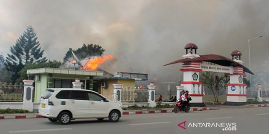 Jokowi: 33 Orang Meninggal di Wamena, Pembunuh dan Pembakar Sudah Ditangkap