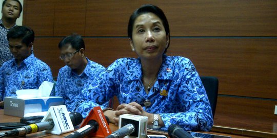 Menteri Rini Berhentikan Direktur Utama Perum Perindo