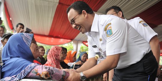 Gubernur Anies Serahkan Beasiswa KJMU untuk 5.061 Mahasiswa Jakarta