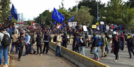 Kapolres Jakpus ke Pendemo: Ada Aparat Pakaian Preman yang Merekam Kalian