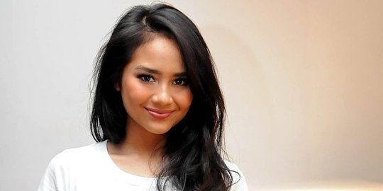 Deretan Artis Indonesia Berparas Cantik Kaya Pintar Hidupnya Nyaris Sempurna Halaman 5 Merdeka Com Kau begitu sempurna di mataku kau begitu indah kau membuat diriku akan selalu memujamu. deretan artis indonesia berparas cantik