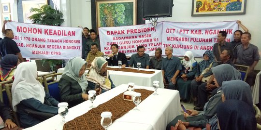 Surati Jokowi, 1.178 Guru Honorer Nganjuk Gugat Kemenpan karena Tak Diangkat jadi ASN