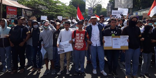 Pelajar di Yogyakarta Tertib Ikut Aksi Demonstrasi #GejayanMemanggil