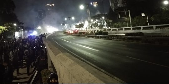 Kerusuhan Mereda, Akses Jalan Depan Perlintasan Palmerah Dibuka