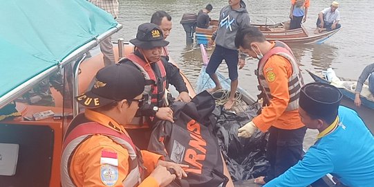 Diduga Dimakan Buaya, Zainal Ditemukan Tinggal Tulang di Sungai Indragiri