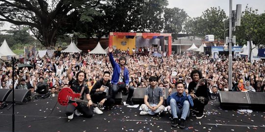 D'Masiv Ramai kan HUT ke 74 Kereta Api di Bandung