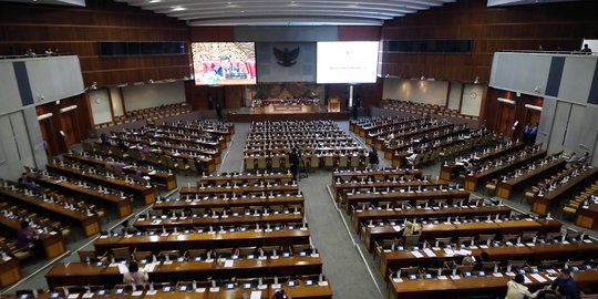 Panglima TNI, Kapolri, Menteri Hingga Ketum Parpol Hadiri Pelantikan Anggota DPR