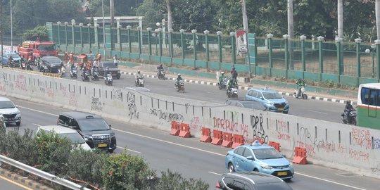 Jalan Depan DPR Ditutup, Ini Pengalihan Rute Transjakarta