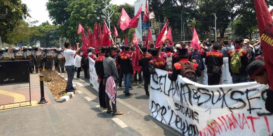 Hendak Kembali Demo di Depan Gedung DPR, Mahasiswa Diadang Polisi