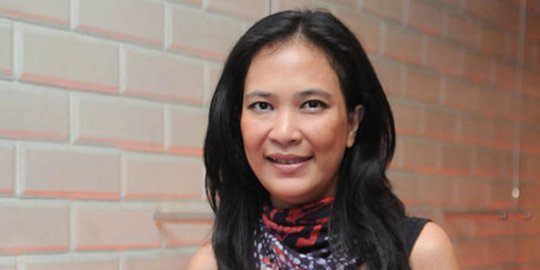 demi cinta, bule ini rela pindah agama menikah dengan artis indonesia