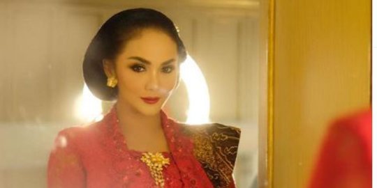 cantiknya para artis saat dilantik jadi anggota dpr, ini penampilannya