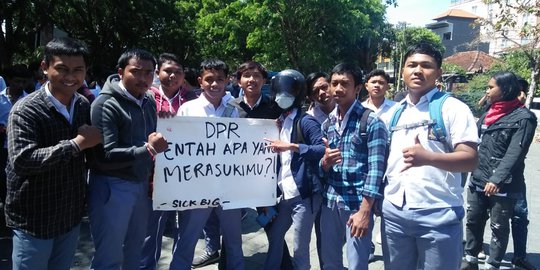 Ikut Demo #BaliTidakDiam, Siswa SMK N 1 Kuta Ditegur Kepala Sekolah