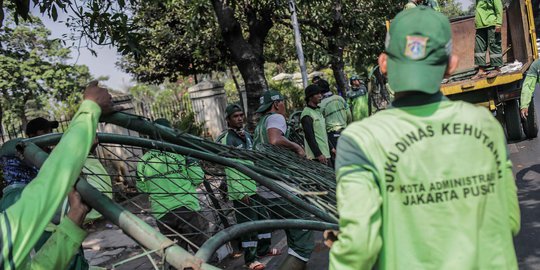 Rangkaian Aksi Demo Rusak Fasilitas Umum, Anies Belum Pastikan Total Kerugian