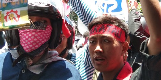 Ratusan Demonstran di Makassar Desak Gaji Para Direktur BPJS Diturunkan