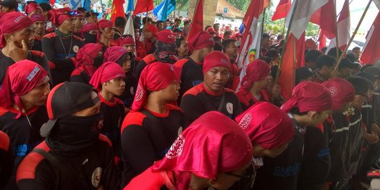 Demo, Buruh Tolak Revisi UU Ketenagakerjaan Soal Penurunan Pesangon dan Upah