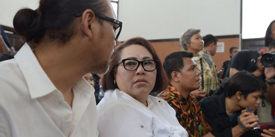 Nunung dan Suami Jalani Sidang Perdana Terkait Narkoba