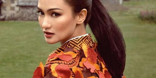 hari batik nasional, ini 9 potret artis indonesia cantik pakai batik