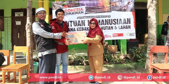 PANDI Salurkan Bantuan kepada Masyarakat Terdampak Karhutla di Banjarmasin