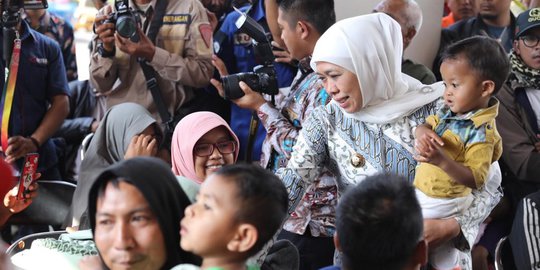 Khofifah Beri Rp1 Juta Bagi Perantau yang Pulang dari Wamena